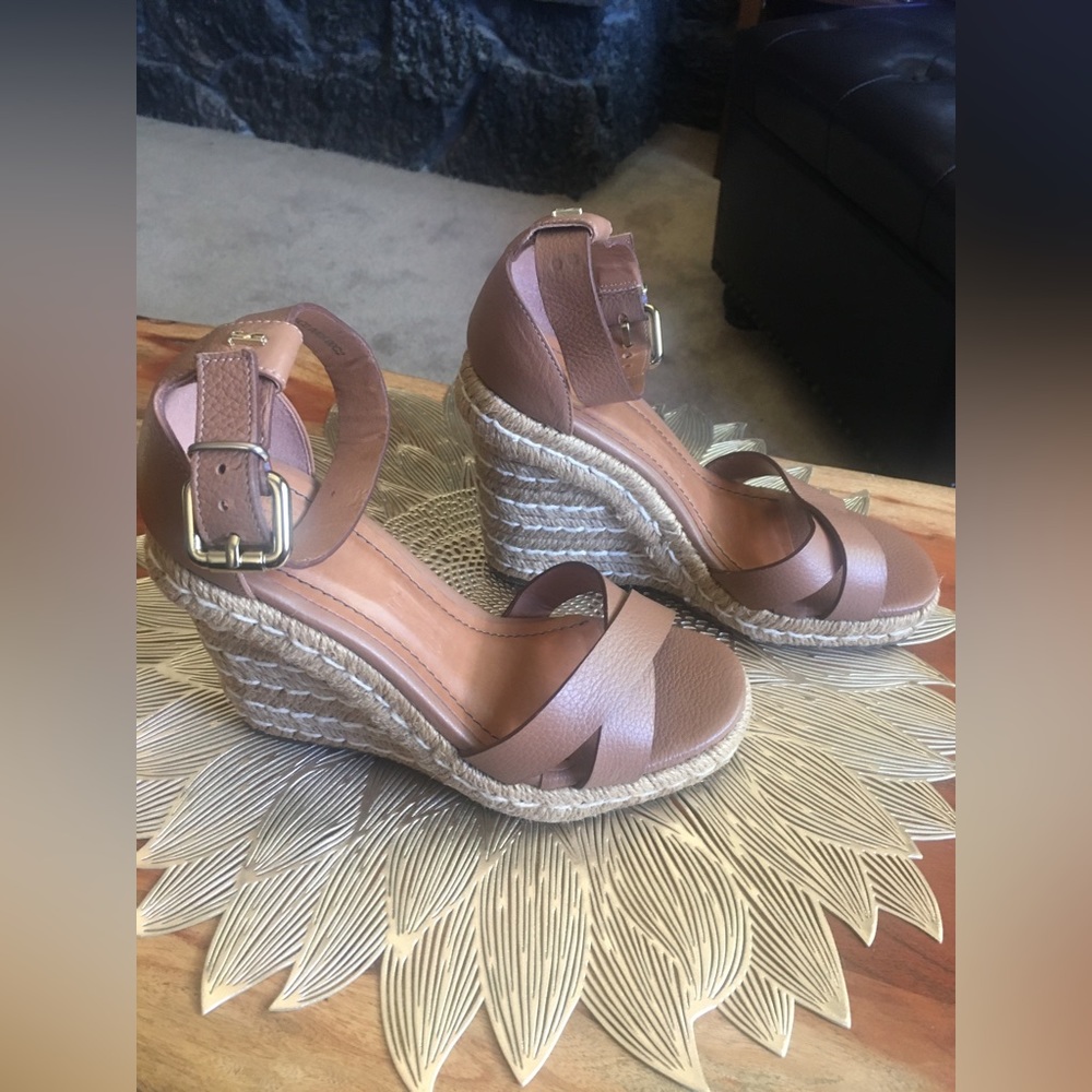 Santa Lolla. Famous brand in Brazil. Leather - Size: 6